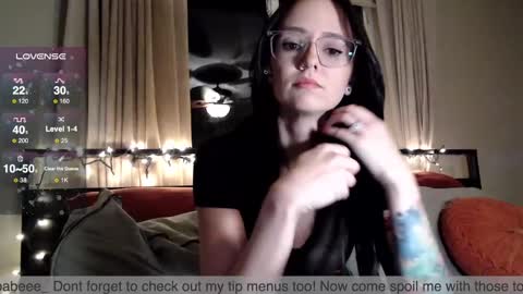 Snapshot of plantbabeee chatting on 12/27/24, 04:36 Plantbabeee online show from 12/27/24, 04:36