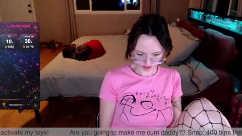 Snapshot of plantbabeee chatting on 12/28/24, 05:02 Plantbabeee online show from 12/28/24, 05:02