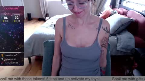 Snapshot of plantbabeee chatting on 01/09/25, 08:01 Plantbabeee online show from 01/09/25, 08:01