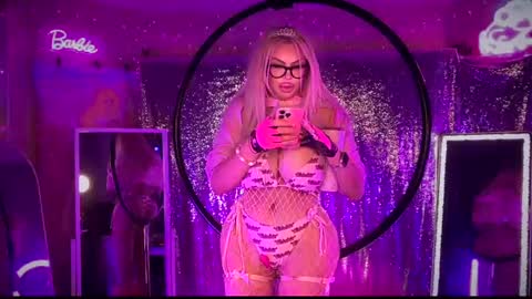 Dumb bimbo fuck doll online show from 01/31/25, 11:03