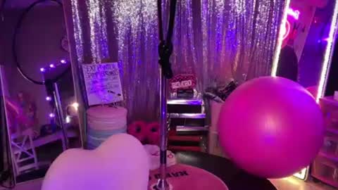 Dumb bimbo fuck doll online show from 08/03/26, 12:53