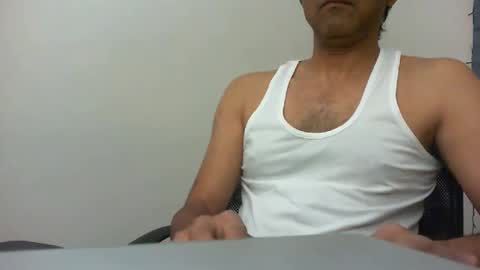 Snapshot of platino3026 chatting on 11/22/25, 01:37 platino3026 online show from 11/22/25, 01:37