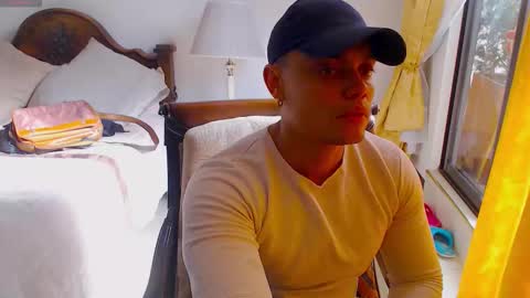 Snapshot of playboy_sex6 chatting on 02/18/26, 09:11 PETER online show from 02/18/26, 09:11