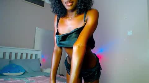 Snapshot of playboypetit chatting on 10/03/25, 12:40 playboypetit online show from 10/03/25, 12:40