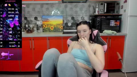 Snapshot of playful_mary chatting on 01/08/25, 09:00 Masha online show from 01/08/25, 09:00