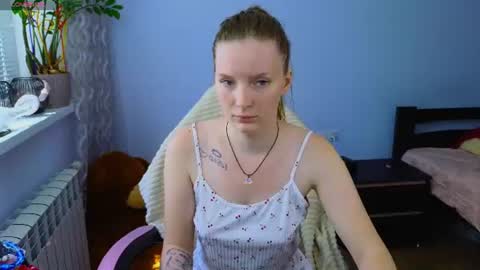 Snapshot of playful_mary chatting on 06/16/26, 08:39 Masha online show from 06/16/26, 08:39