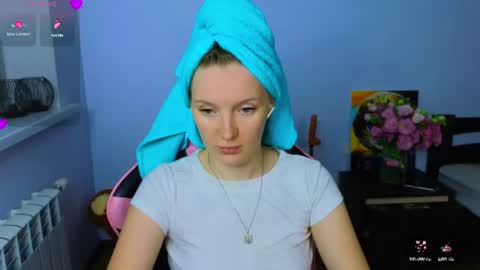 Snapshot of playful_mary chatting on 07/13/26, 08:22 Masha online show from 07/13/26, 08:22
