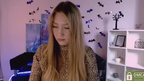 Snapshot of playful_sophie chatting on 12/24/24, 03:16 Sophie online show from 12/24/24, 03:16