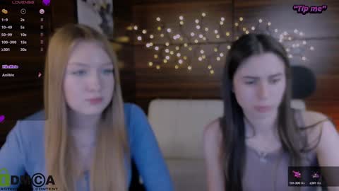 Snapshot of playful_sophie chatting on 01/28/25, 05:54 Sophie online show from 01/28/25, 05:54