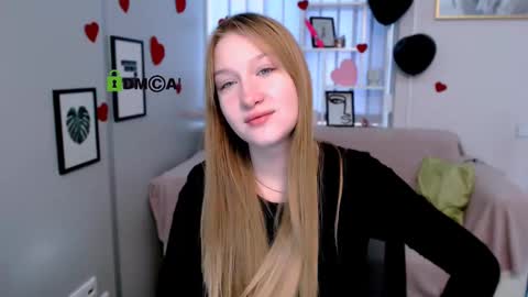 Snapshot of playful_sophie chatting on 02/23/25, 12:37 Sophie online show from 02/23/25, 12:37