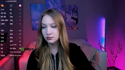 Snapshot of playful_sophie chatting on 10/10/25, 10:31 Sophie online show from 10/10/25, 10:31