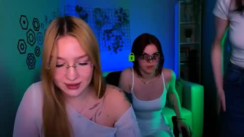 Sophie online show from 03/27/26, 08:41