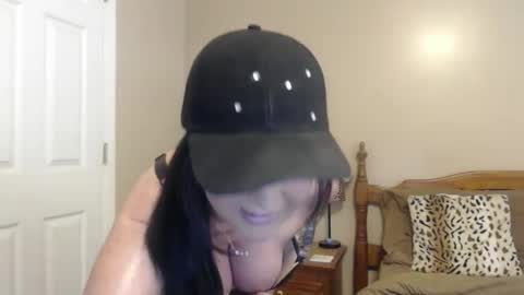 Snapshot of playfulkitten17 chatting on 04/24/26, 02:41 playfulkitten17 online show from 04/24/26, 02:41
