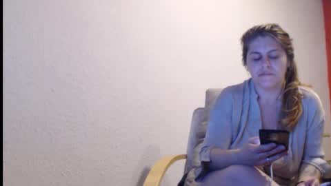 Snapshot of playfulsamira chatting on 04/27/26, 06:39 PlayfulSamira online show from 04/27/26, 06:39