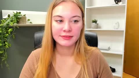 Snapshot of playgirl_valeria chatting on 01/12/25, 10:56 Valeria online show from 01/12/25, 10:56