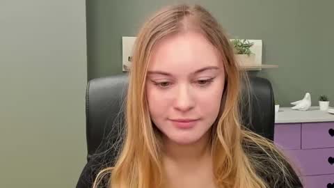 Snapshot of playgirl_valeria chatting on 02/23/25, 10:49 Valeria online show from 02/23/25, 10:49