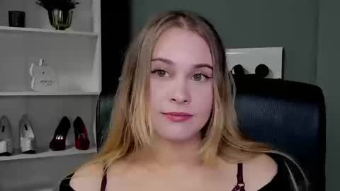 Snapshot of playgirl_valeria chatting on 09/22/25, 08:55 Valeria online show from 09/22/25, 08:55