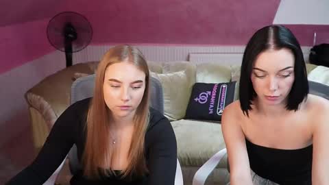 Lana online show from 11/18/25, 11:25