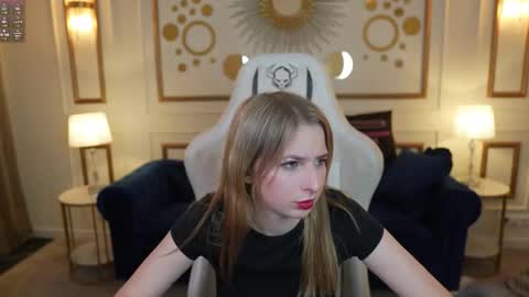 Lana online show from 11/29/25, 11:30