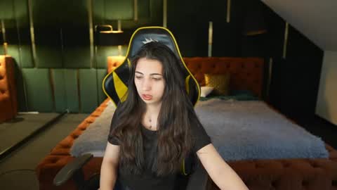 Lana online show from 05/01/26, 10:09