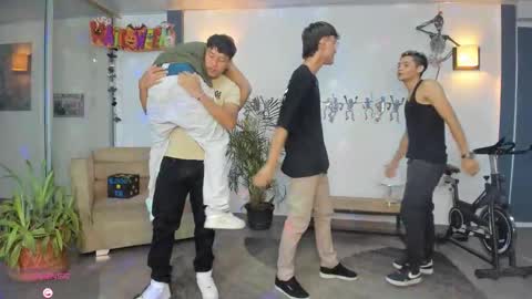   online show from 10/22/25, 11:04