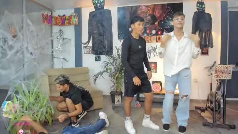   online show from 10/24/25, 11:23