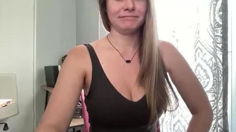 Caity online show from 11/07/25, 06:08
