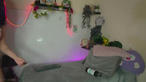 Snapshot of pleasure_room_x chatting on 05/20/26, 11:38 Jessi Alex online show from 05/20/26, 11:38