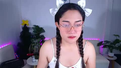 Snapshot of ploysaithailand chatting on 05/19/26, 03:35 Ploysai online show from 05/19/26, 03:35