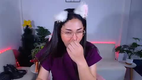 Snapshot of ploysaithailand chatting on 06/11/26, 01:27 Ploysai online show from 06/11/26, 01:27