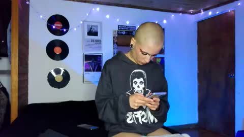 Snapshot of plutonblue369 chatting on 02/16/25, 10:43 online show from 02/16/25, 10:43