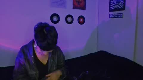    online show from 09/26/25, 07:23