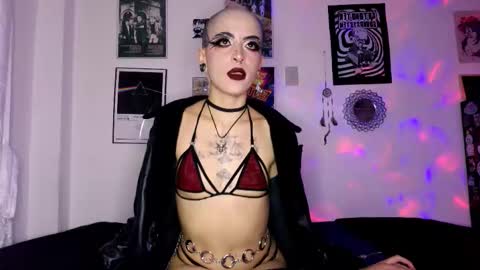    online show from 10/09/25, 01:03