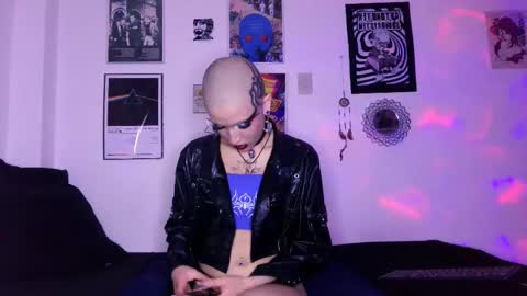    online show from 10/30/25, 01:40