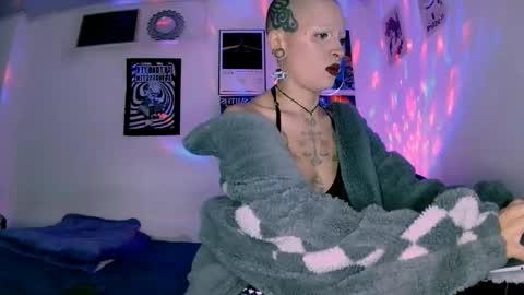    online show from 04/21/26, 01:42