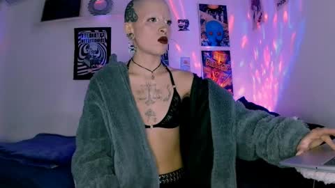    online show from 04/21/26, 02:51