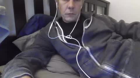 Snapshot of plyre chatting on 09/15/25, 06:13 plyre online show from 09/15/25, 06:13
