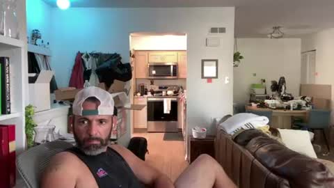 Snapshot of pmitch88 chatting on 07/19/26, 07:06 Slug online show from 07/19/26, 07:06
