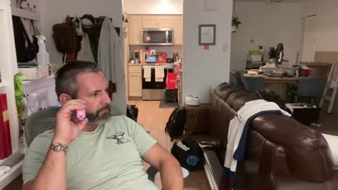Snapshot of pmitch88 chatting on 07/22/26, 06:49 Slug online show from 07/22/26, 06:49