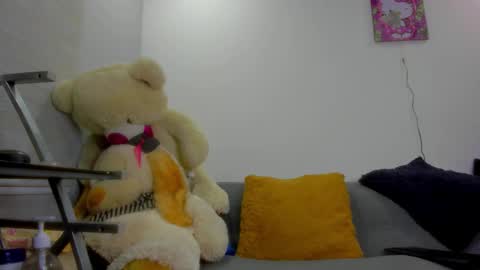 Snapshot of pocahontas_d chatting on 09/17/25, 06:37 catalina online show from 09/17/25, 06:37