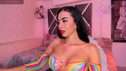 Snapshot of pocahontasweetss chatting on 09/14/25, 02:11 I dream of having many followers online show from 09/14/25, 02:11