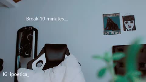 IG ipoetica  online show from 01/10/25, 06:06