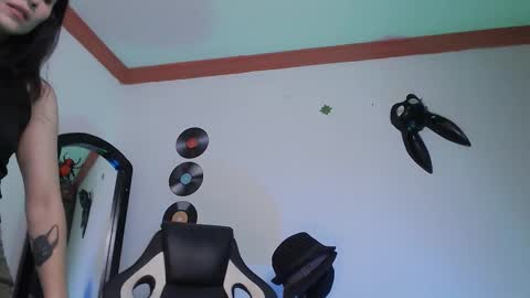 IG ipoetica  online show from 02/12/26, 03:18