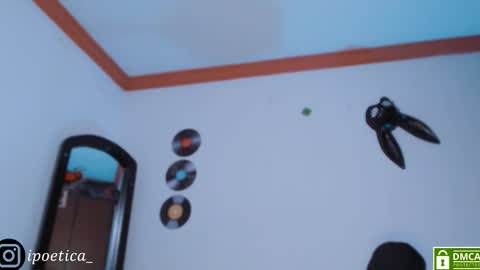 Snapshot of poeeticaa_ chatting on 03/05/26, 03:41 IG ipoetica online show from 03/05/26, 03:41