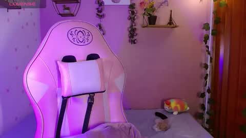 Snapshot of poison_liv chatting on 09/20/25, 01:56 poison_liv online show from 09/20/25, 01:56