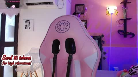 poison_liv online show from 04/04/26, 01:52