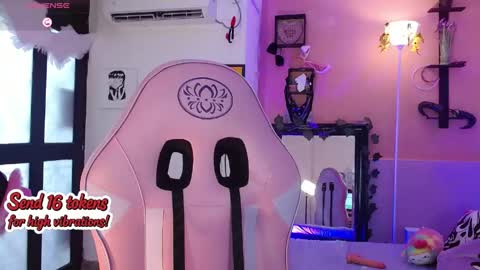 poison_liv online show from 04/19/26, 06:32