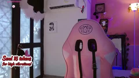 poison_liv online show from 04/23/26, 01:13