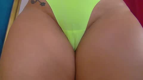 Snapshot of poison_milf_ chatting on 09/21/25, 04:36 poison_milf_ online show from 09/21/25, 04:36