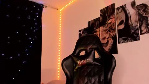 Snapshot of poison_willow chatting on 12/15/24, 10:26 Willow Hours 12pm to 630pm Colombian time FRIDAY AND SUNDAY FREE DAYS online show from 12/15/24, 10:26